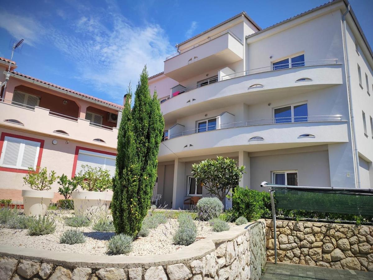 Apartment Avada Novalja Kültér fotó